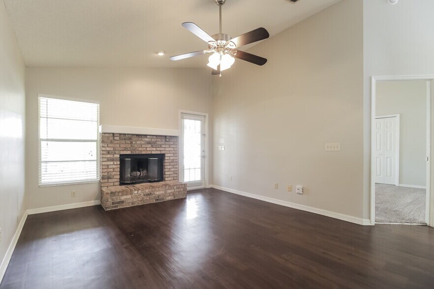 Building Photo - 1032 Kelly Creek Cir