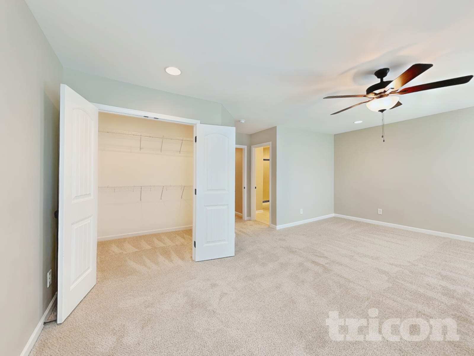 Building Photo - 220 Signature Pl