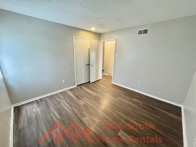 Building Photo - 4579 Buffer Dr