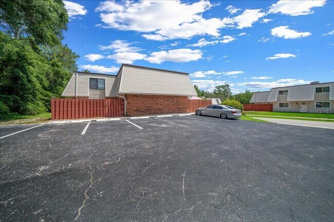 Building Photo - 2142 NE 45th Ave