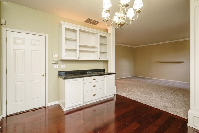 Building Photo - Desirable Fisher's Landing Elementary School District - 3 Bedroom 2.5 Bath