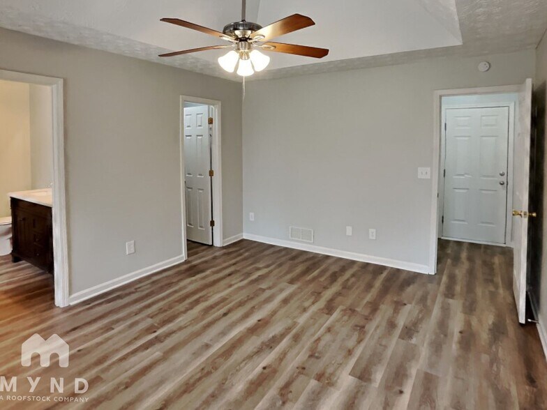 Building Photo - 135 Windward Dr