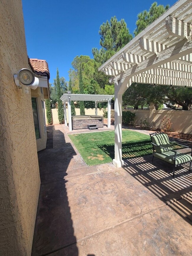 Building Photo - Fully Furnished Single-Story Home with Den and 3-Car Garage!