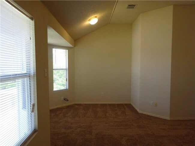 Building Photo - Grand 3 Bedroom 2.5 Bath Home On Larger Corner Lot