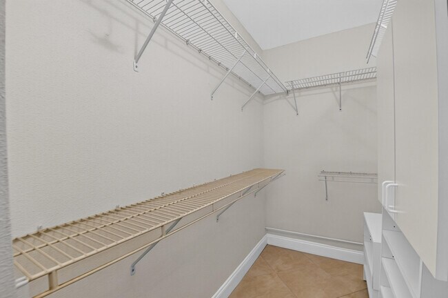 Building Photo - 449 Monaco J