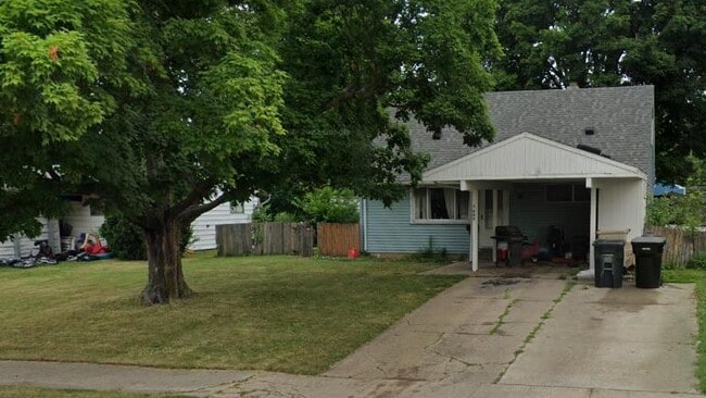 Building Photo - 1243 Alpine Dr
