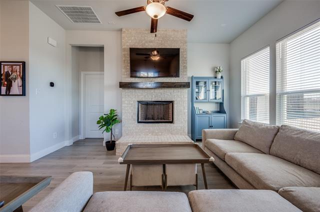 Building Photo - 513 Lakeway Ln