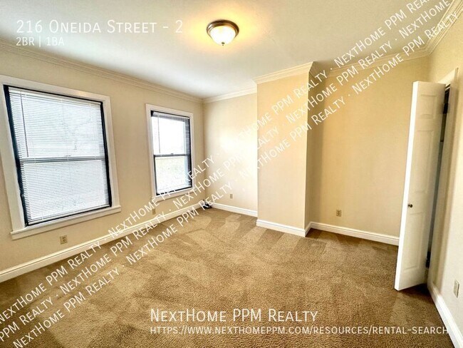 Building Photo - 216 Oneida St