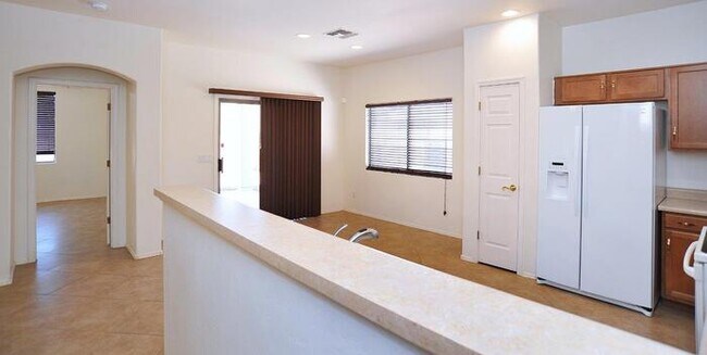 Building Photo - Priced right in Dove Mountain. Fresh & cle...