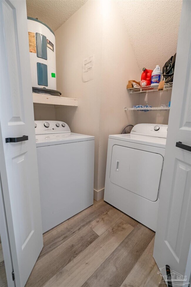 Building Photo - 5001 Grande Dr