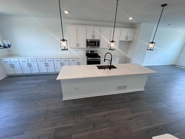 Building Photo - 1526 Albany St