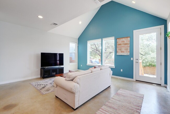 Building Photo - 3108 Aldwyche Dr