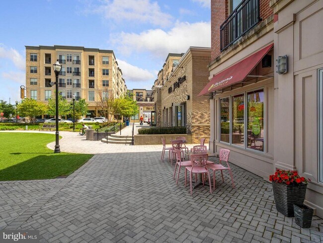 Building Photo - 124 Liriope Place