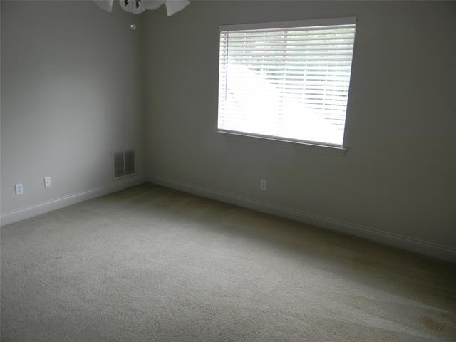 Building Photo - 416 Roland Dr