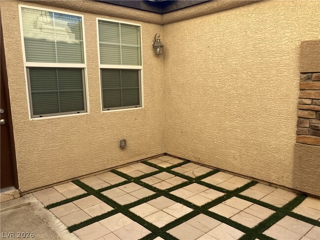 Building Photo - 7020 N Albatross Attic St