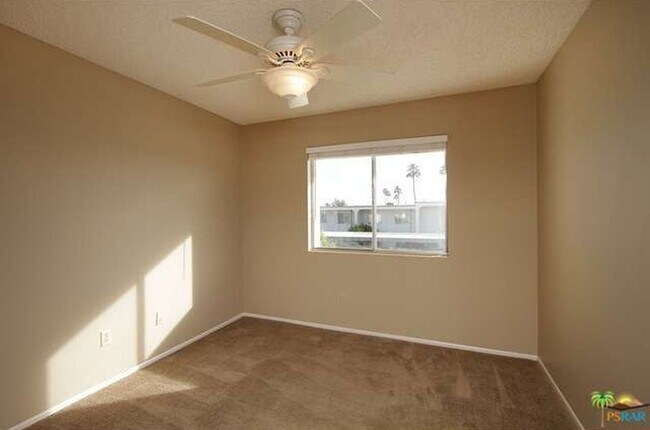 Building Photo - Spacious 4-Bedroom Condo in Indian Canyon ...
