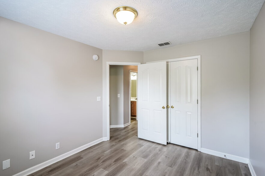 Building Photo - 1187 St Andrews Dr