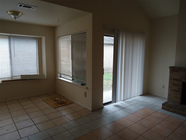 Building Photo - 7610 Lemma Dr