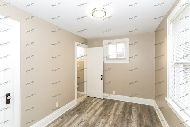 Building Photo - 1709 Wyoming Ave