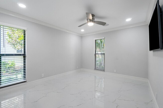 Building Photo - 3432 Pine Haven Cir