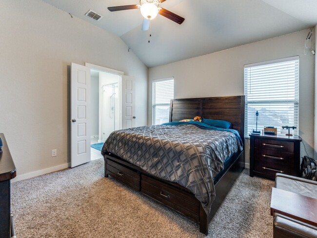 Building Photo - Charming 3BR w/Study House in Converse