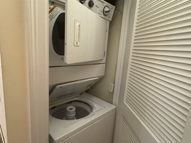 Building Photo - 5000 N Ocean Dr