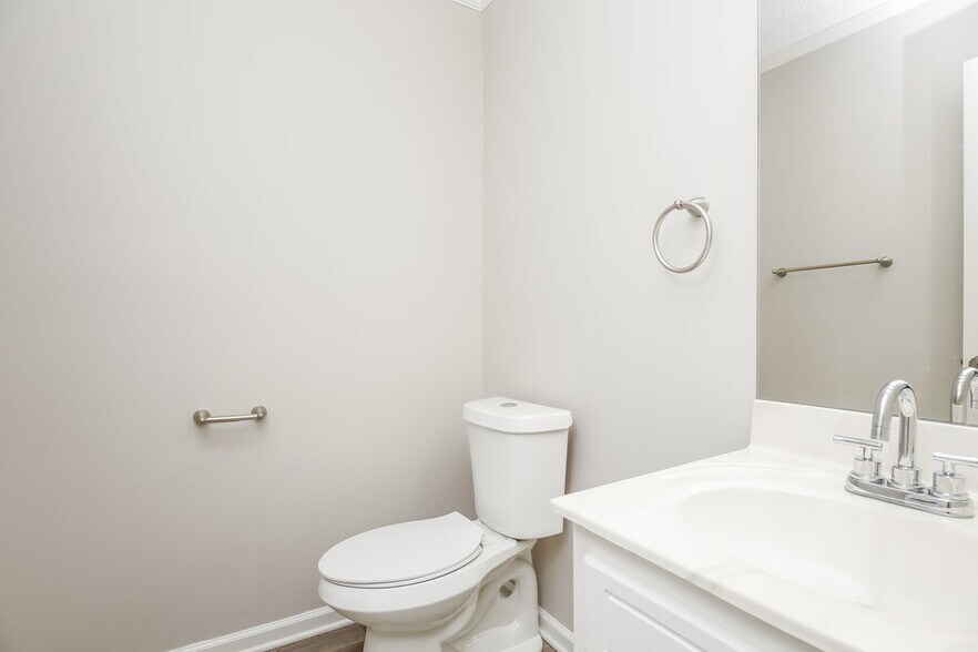 Building Photo - 2405 Glynn Oaks Ct SW