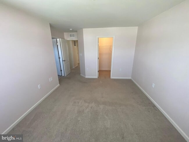 Building Photo - 37 Cecily Way