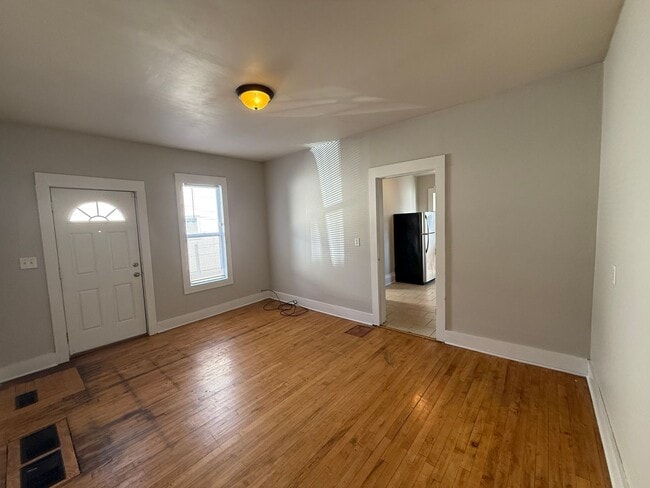 Building Photo - 4 Bedroom, 1.5 Bath Home – Swan Neighborho...