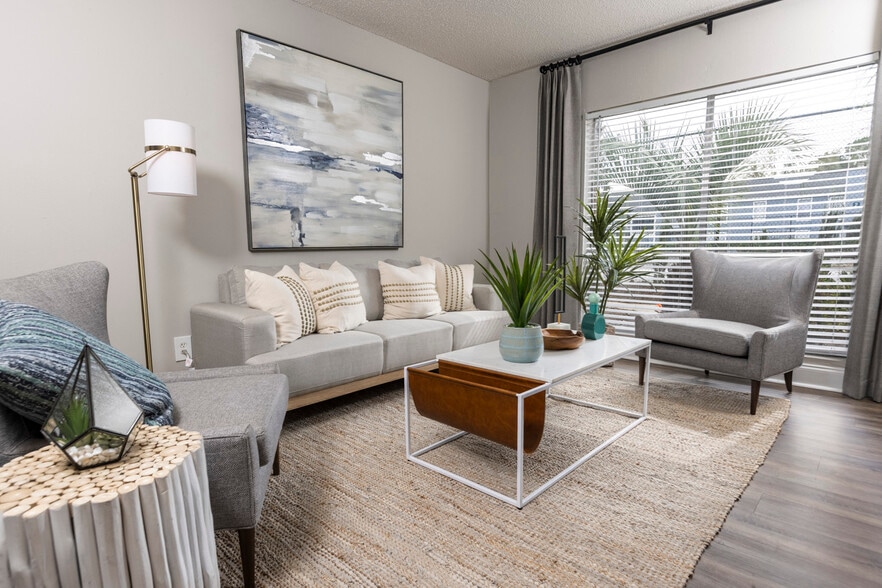 Building Photo - Dwell at Greenridge Apartments
