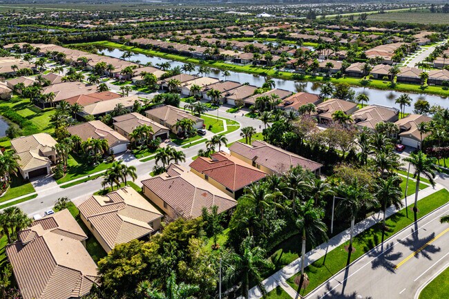 Building Photo - 8727 Carmel Mountain Way