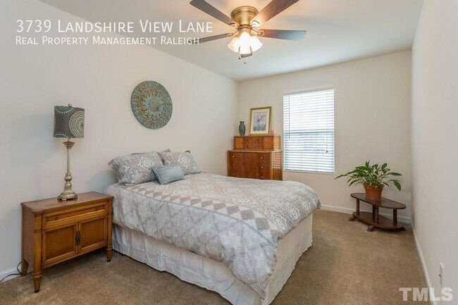 Building Photo - 3739 Landshire View Lane