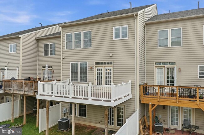 Building Photo - 21253 Park Grove Terrace