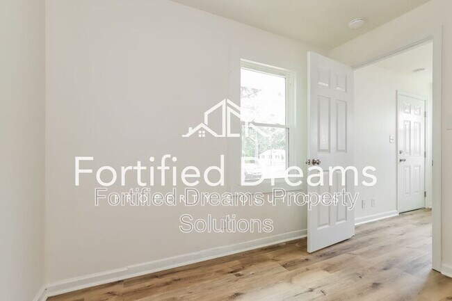 Building Photo - 315 Hartle St