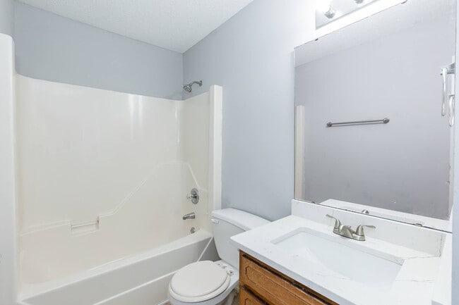 Building Photo - Great Corner Lot Home in Downtown Clayton