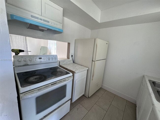 Building Photo - 5535 Tenth Ave