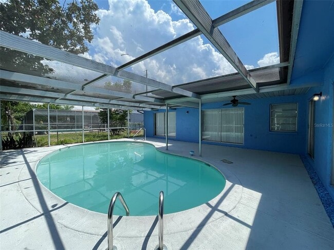 Building Photo - 8045 Durham Dr