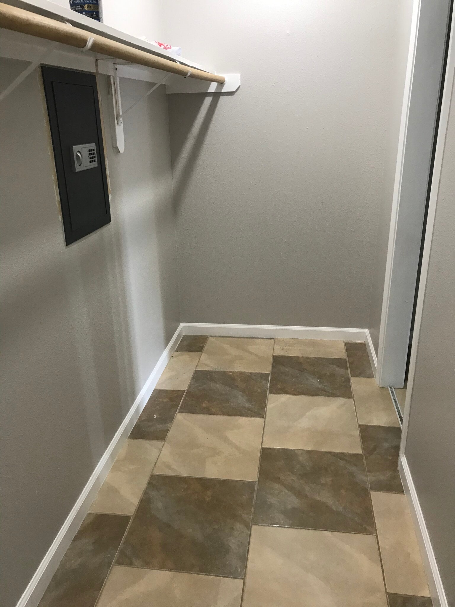 Building Photo - 3620 Mirror Ct