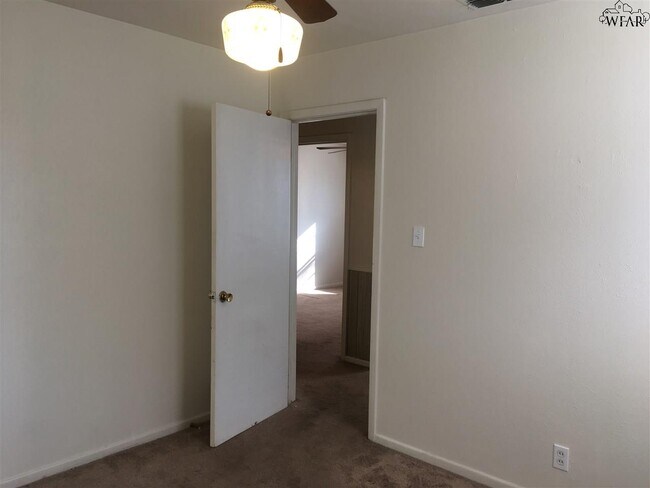 Building Photo - 1438 Harris Ln