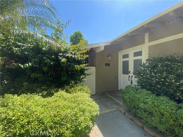 Building Photo - 520 Calle Aragon