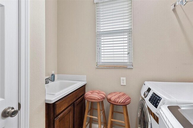 Building Photo - 8307 Old Town Dr