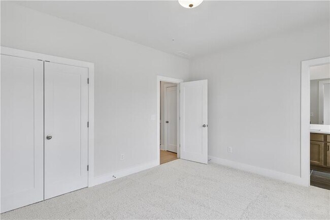 Building Photo - 2686 Evers Dr NE