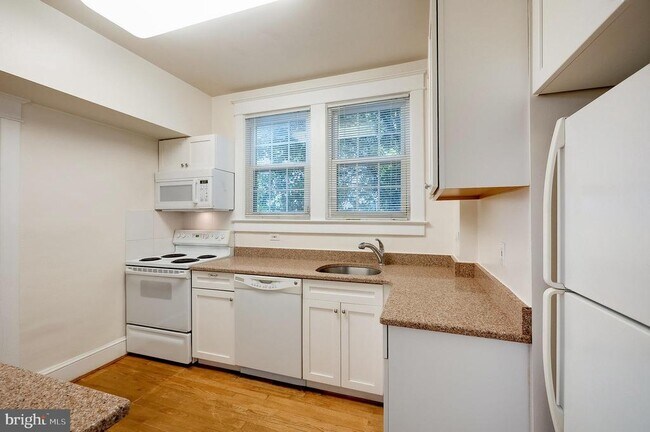 Building Photo - 4209 Ellicott St NW