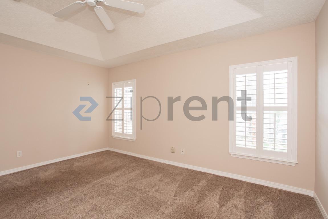 Building Photo - Unit