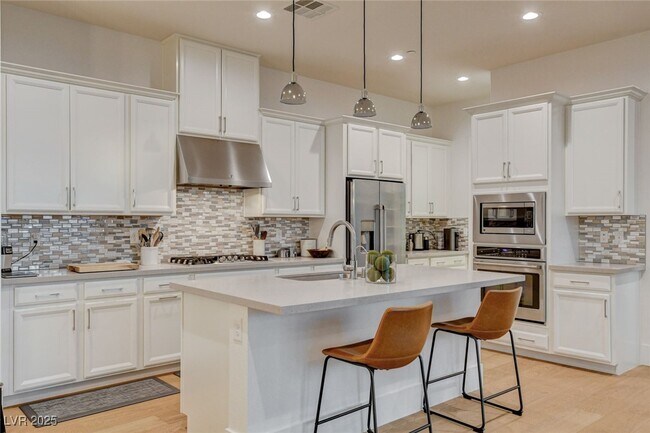 Building Photo - 2560 Bridle Oaks Ct