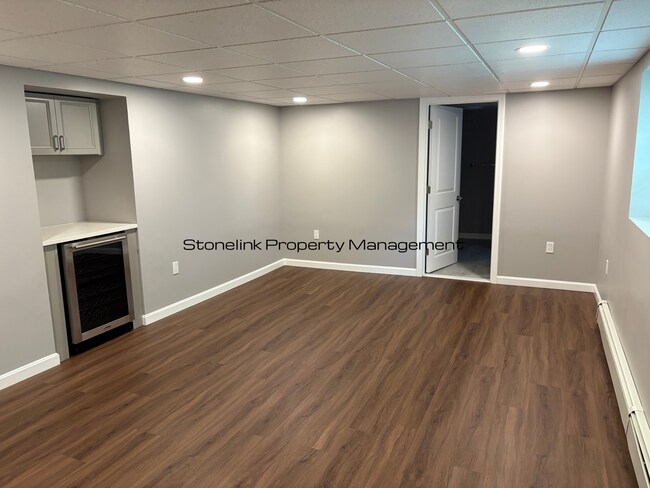 Building Photo - Beautiful Single Family Home For Rent in W...