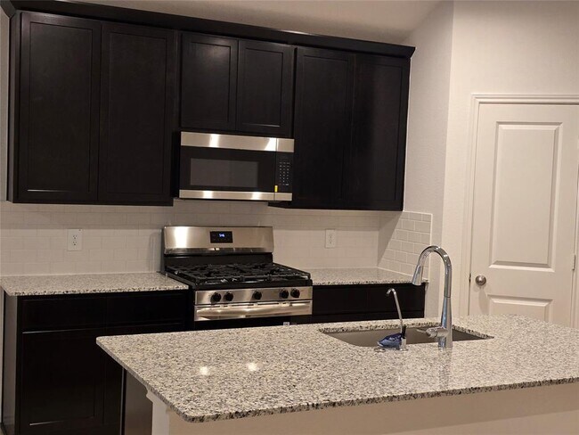Building Photo - 5026 Cheery Cove Dr