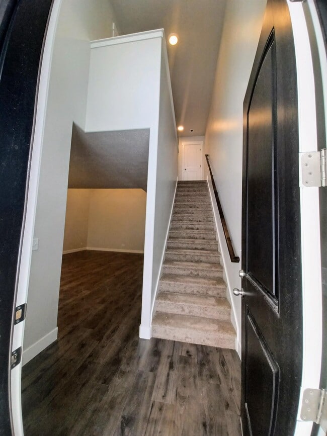 Building Photo - 2021 N 3960 W
