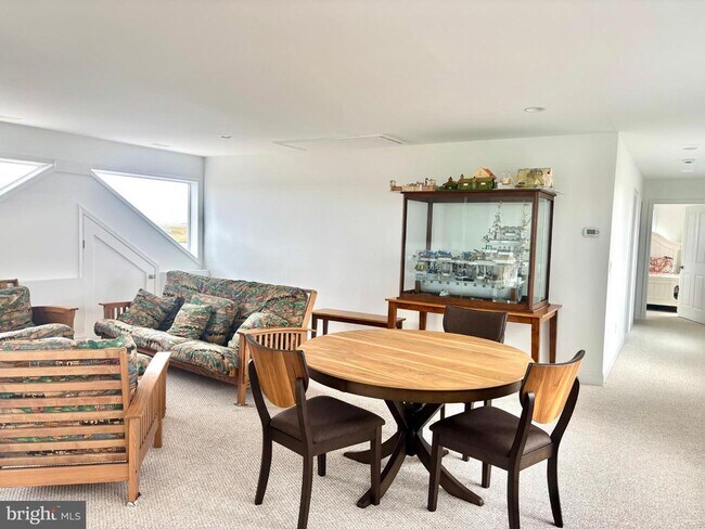 Building Photo - 448 Dock Rd