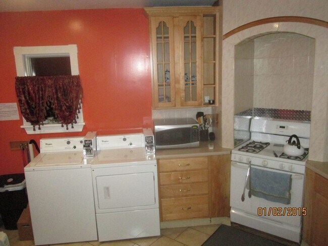 Building Photo - 00 Mountain